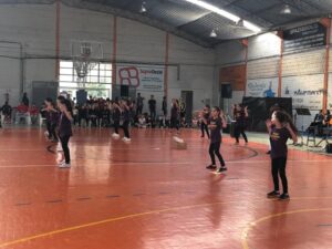 Vozes do Corpo apresenta coreografias no ExpoMusic do Colégio Exponencial