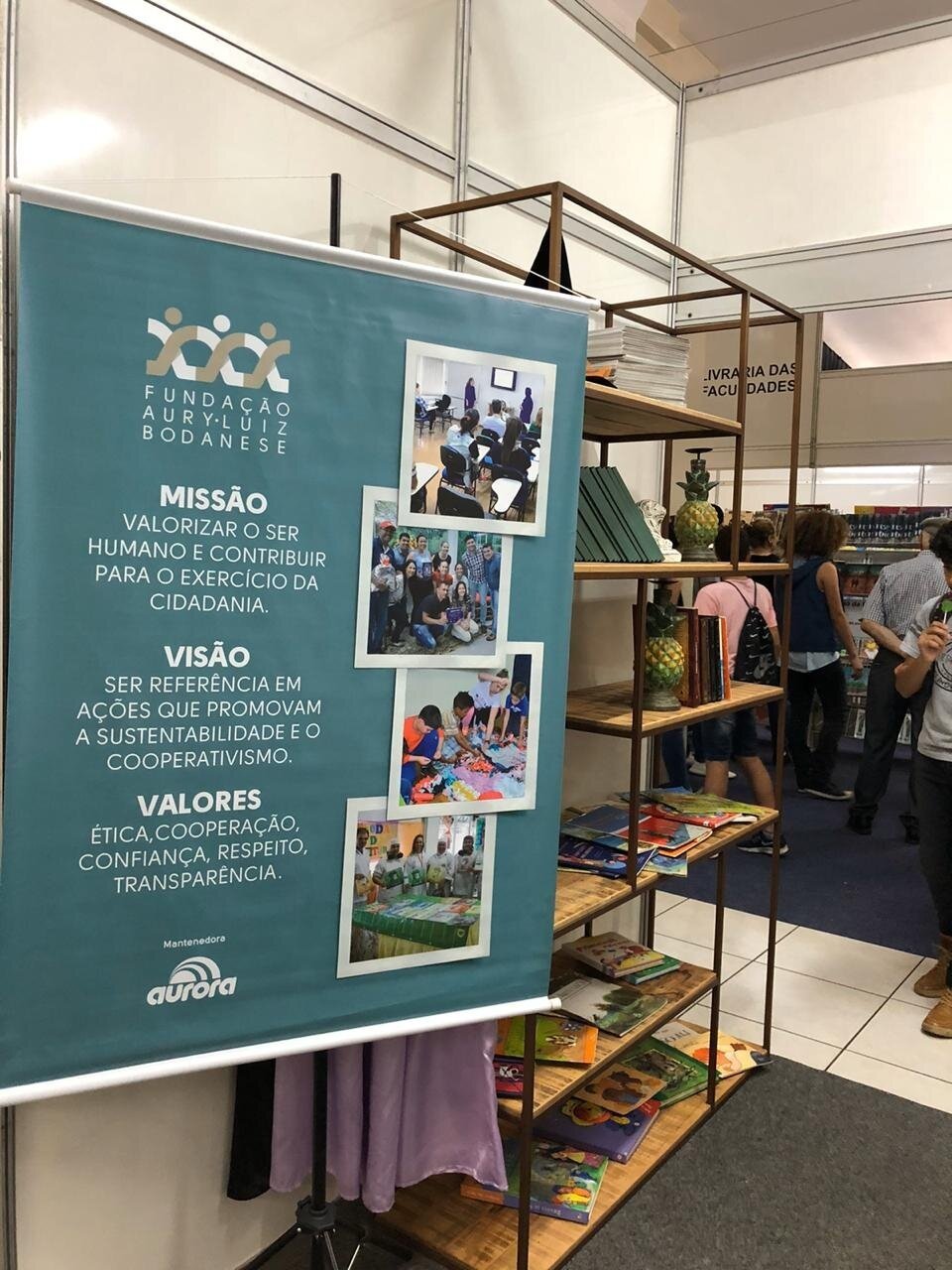 FALB participa da 3ª Feira do Livro de Chapecó