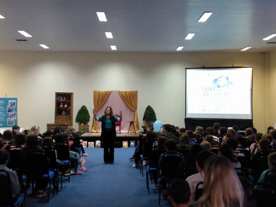 FALB participa da 3ª Feira do Livro de Chapecó