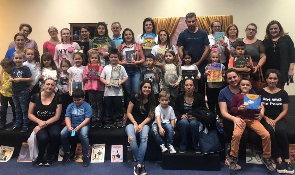 FALB participa da 3ª Feira do Livro de Chapecó