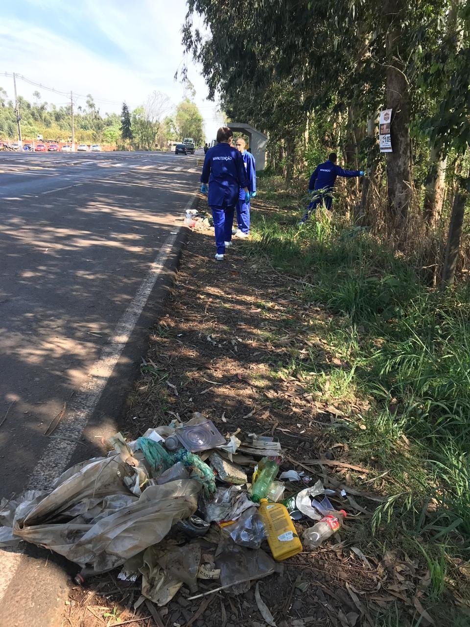 Voluntários do FAG participam da atividade em alusão ao Dia Mundial da Limpeza