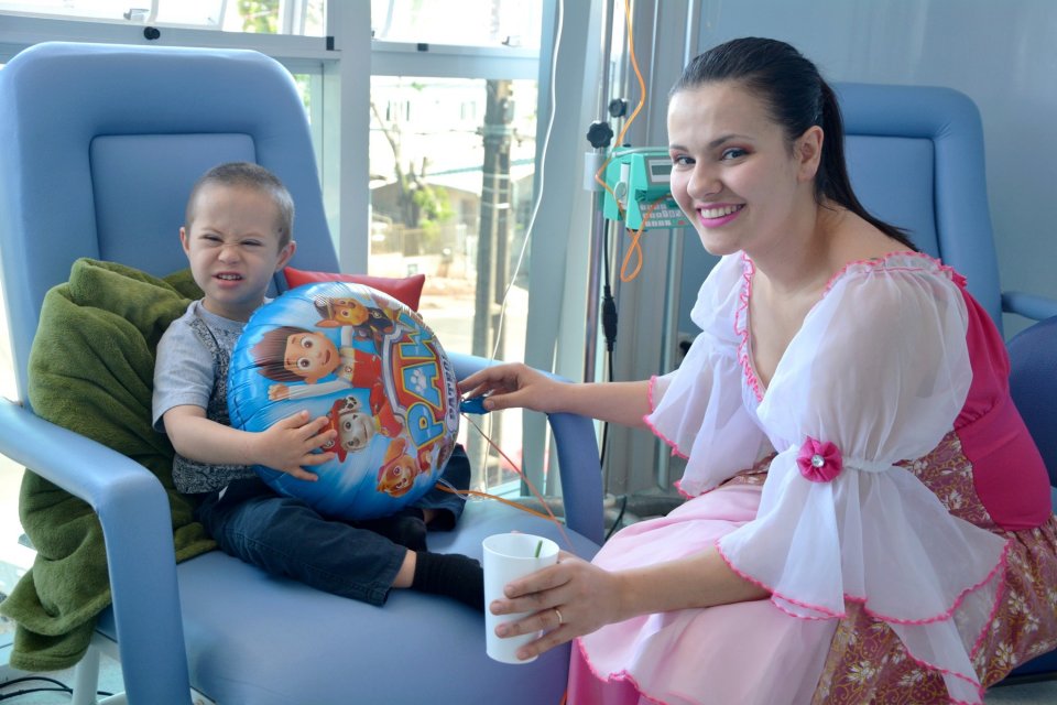 Sorrisos que inspiram na luta pela cura