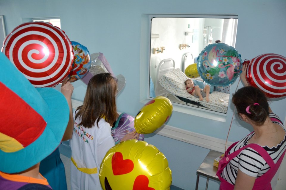 Sorrisos que inspiram na luta pela cura