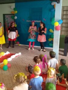 Multiplicadores do programa Roda de Leitura realizam atividade em São Miguel do Oeste