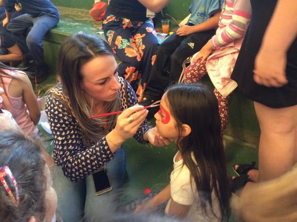 Escola Cyro Sosnoski recebe voluntários de Chapecó e Guatambu para atividade