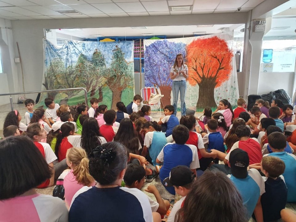 Eco Cooperação e Roda de Leitura realizam ação no mercado Hiper Badotti