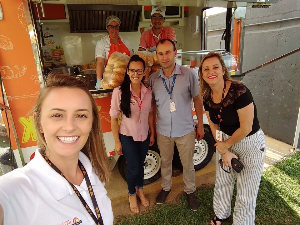 Eco Cooperação e Roda de Leitura realizam ação no mercado Hiper Badotti