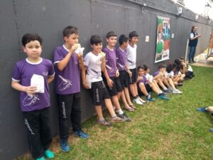 Eco Cooperação e Roda de Leitura realizam ação no mercado Hiper Badotti