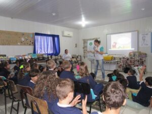Programa Eco Cooperação leva educação ambiental para escolas da região metropolitana de Porto Alegre