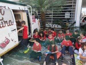 Roda de Leitura participa da Semana Nacional do Livro e da Biblioteca em Chapecó