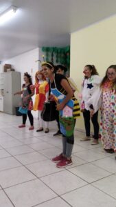 Voluntários realizam atividade na Creche Sonho Feliz em São Miguel do Oeste