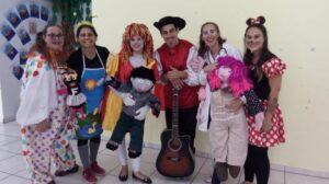 Voluntários realizam atividade na Creche Sonho Feliz em São Miguel do Oeste