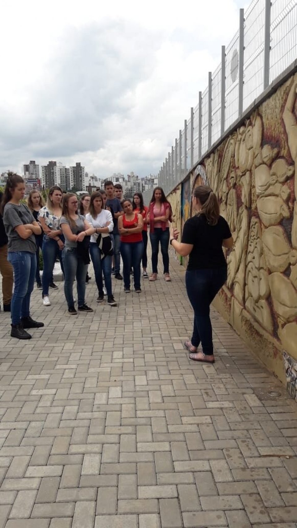 Alunos do projeto Liderança Comunitária conhecem a Fundação Aury Luiz Bodanese