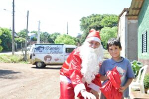 Brinquedos arrecadados na Mostra Cultural da FALB são entregues para mais de 170 crianças