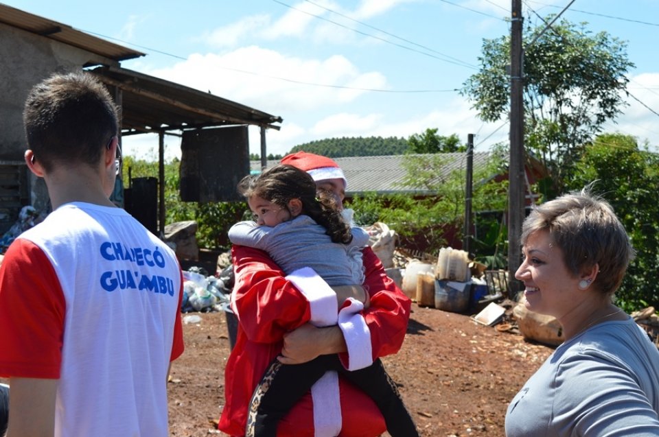 Brinquedos arrecadados na Mostra Cultural da FALB são entregues para mais de 170 crianças