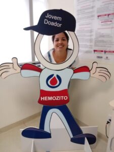 Voluntários realizam doação de sangue