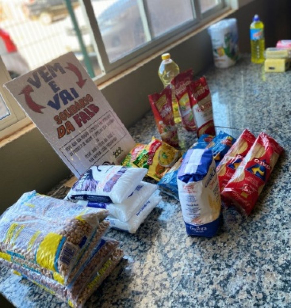 Unidade FASGO arrecada 250 quilos de alimentos com Vem e vai Solidário da FALB