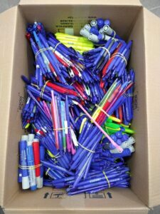 FALB envia 11 kg de instrumentos de escrita usados para TerraCycle