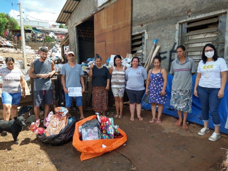 Campanha Natal Voluntário da FALB distribui presentes para 200 crianças em Chapecó