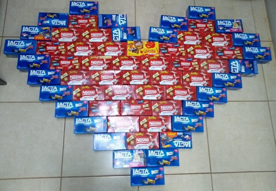 Páscoa da FALB distribui 250 caixas de bombons para crianças de Chapecó