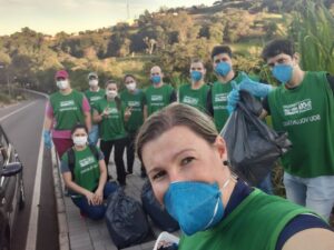 Voluntários de Quilombo (SC) realizam mutirão para recolhimento de resíduos