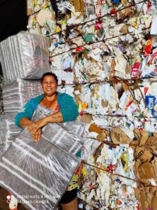 FALB e voluntários encaminham 150 cobertores para comunidade