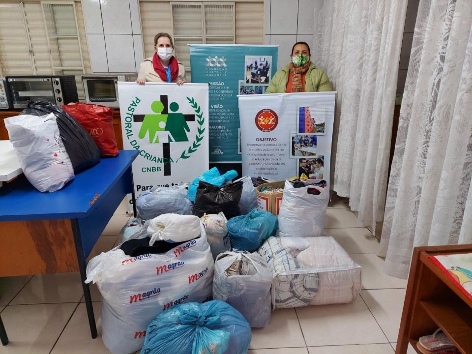 Voluntários de São Miguel do Oeste (SC) promovem Campanha do Agasalho