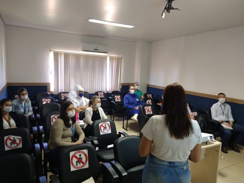 Apresentação sobre a FALB em Tapejara (RS)