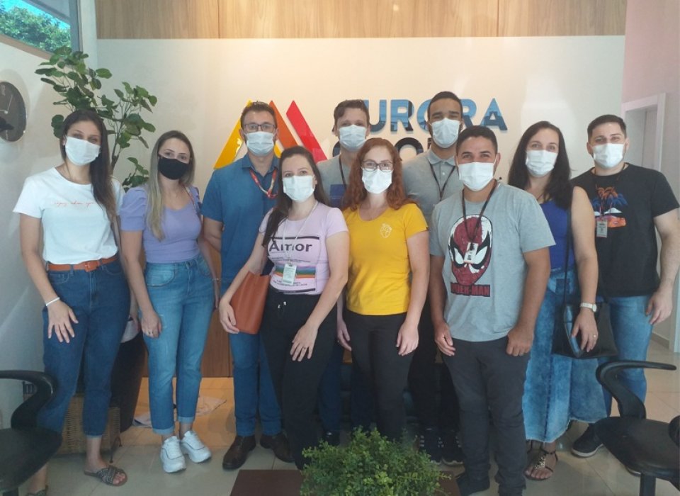 Voluntários realizam doação de sangue