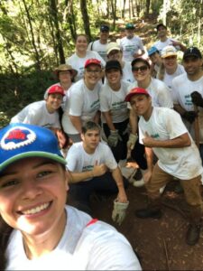 Voluntários participam de mutirão de limpeza em Sarandi (RS)