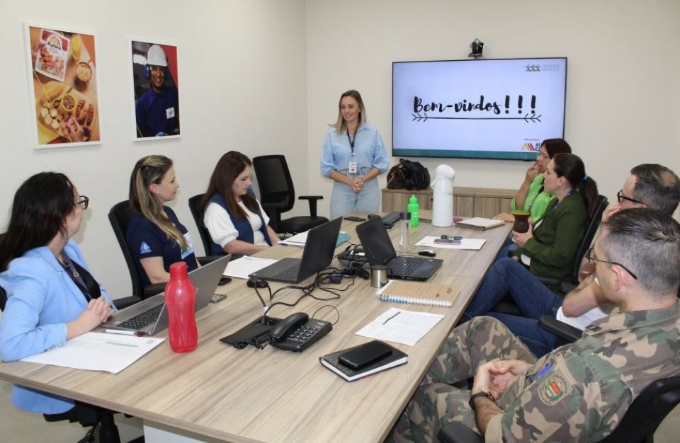 Avaliação dos relatórios socioambientais do Prêmio Escola Cidadã