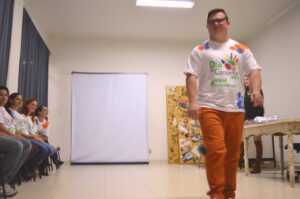 Preparados para o show-Desfile de pessoas com deficiência marca evento “Viva as Diferenças”