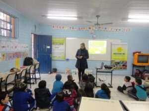 A Turminha da Reciclagem/RS atende escolas no mês de Julho