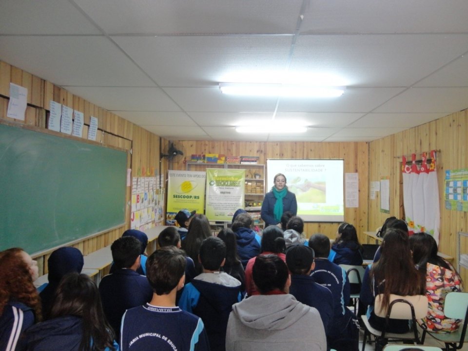 A Turminha da Reciclagem/RS realiza atividades antes do recesso escolar