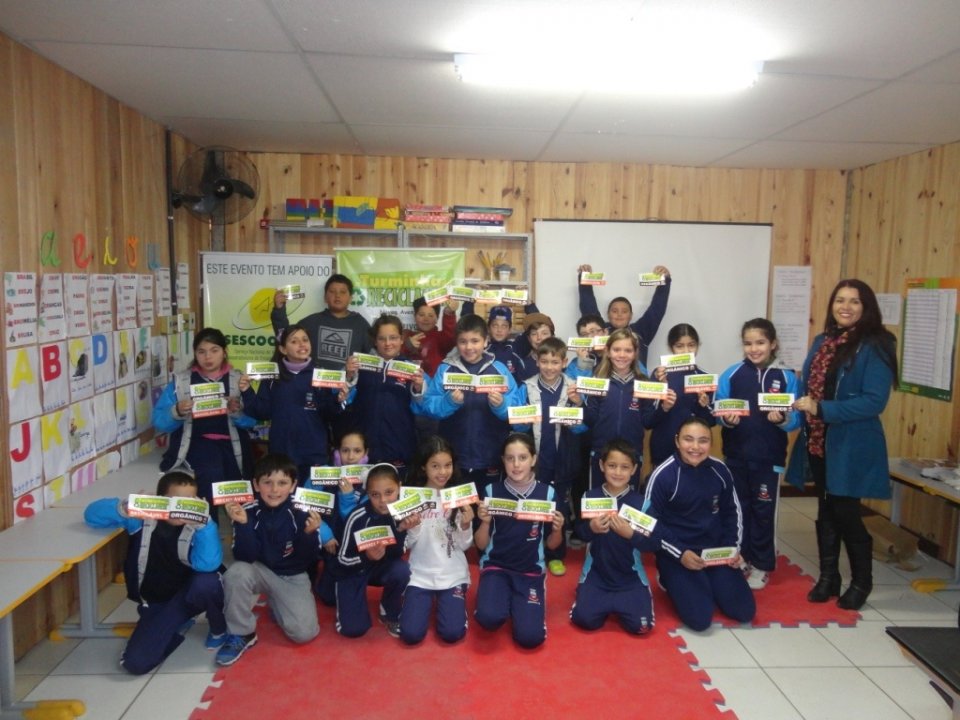 A Turminha da Reciclagem/RS realiza atividades antes do recesso escolar