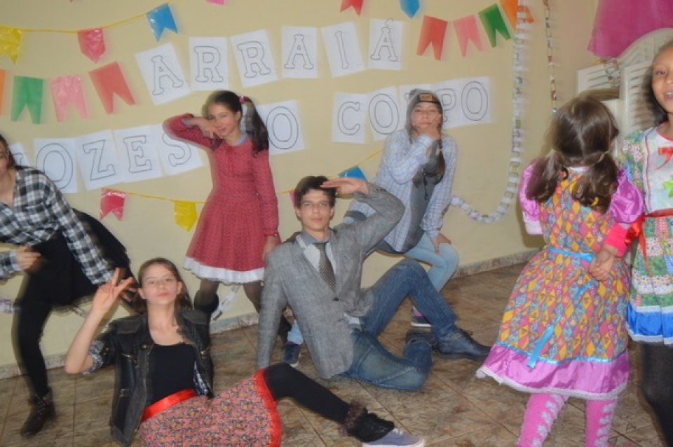 Arraiá Vozes do Corpo