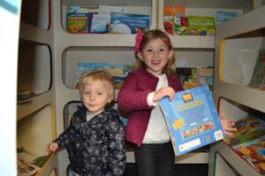 Master Sonda Shopping recebe contação de histórias