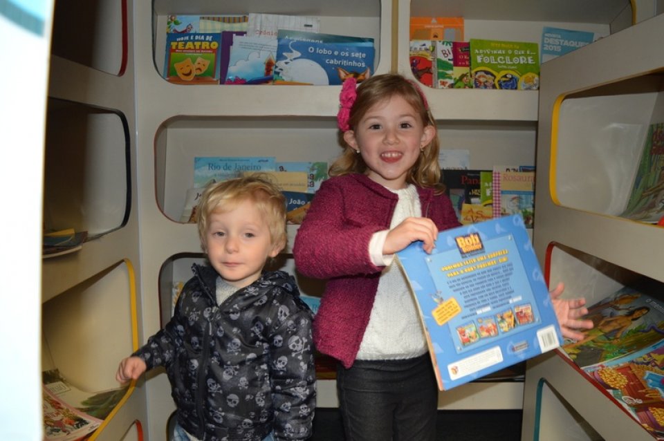 Master Sonda Shopping recebe contação de histórias