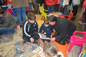 Master Sonda Shopping recebe contação de histórias