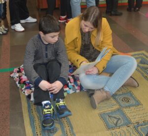 Master Sonda Shopping recebe contação de histórias